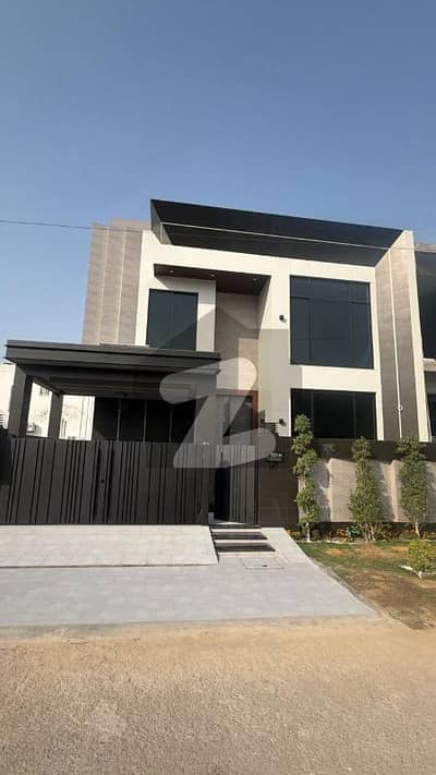 9-MARLA ON TOP LOCATION 4 BED HOUSE AVAILABLE FOR SALE