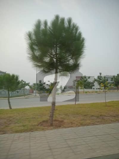 ڈی ایچ اے فیز 5 - سیکٹر بی ڈی ایچ اے ڈیفینس فیز 5,ڈی ایچ اے ڈیفینس,اسلام آباد میں 1 کنال رہائشی پلاٹ 3.3 کروڑ میں برائے فروخت۔