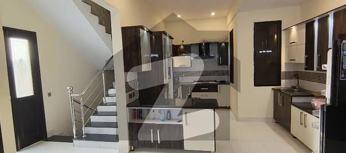 بخاری کمرشل ایریا ڈی ایچ اے فیز 6,ڈی ایچ اے ڈیفینس,کراچی میں 3 کمروں کا 7 مرلہ فلیٹ 1.1 لاکھ میں کرایہ پر دستیاب ہے۔