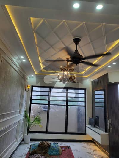 اتحاد ٹاؤن فیز ١ اتحاد ٹاؤن,رائیونڈ روڈ,لاہور میں 1 کمرے کا 2 مرلہ فلیٹ 80.0 لاکھ میں برائے فروخت۔