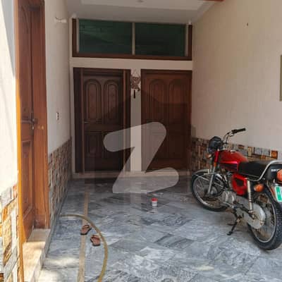 جوہر ٹاؤن فیز 2 - بلاک ایچ2 جوہر ٹاؤن فیز 2,جوہر ٹاؤن,لاہور میں 1 کمرے کا 5 مرلہ مکان 55.0 ہزار میں کرایہ پر دستیاب ہے۔