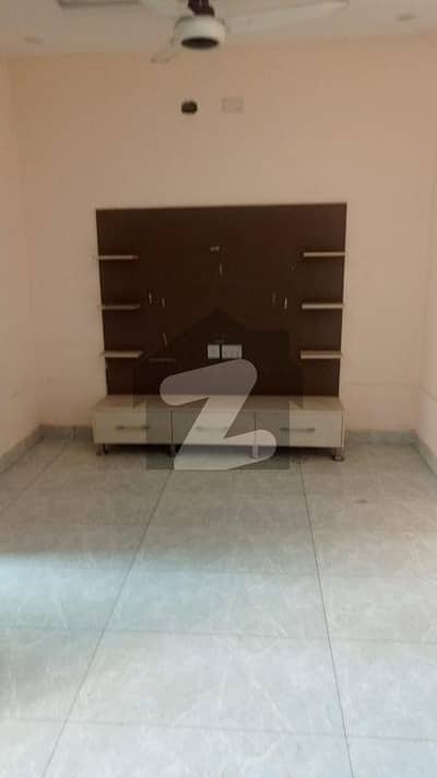 ایل ڈی اے ایوینیو لاہور میں 4 کمروں کا 5 مرلہ مکان 90.0 ہزار میں کرایہ پر دستیاب ہے۔