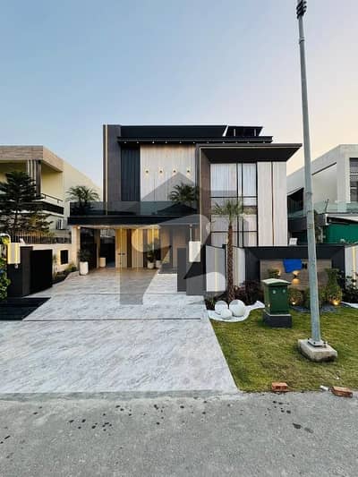 ڈی ایچ اے فیز 6 ڈیفنس (ڈی ایچ اے),لاہور میں 6 کمروں کا 1 کنال مکان 5.0 لاکھ میں کرایہ پر دستیاب ہے۔