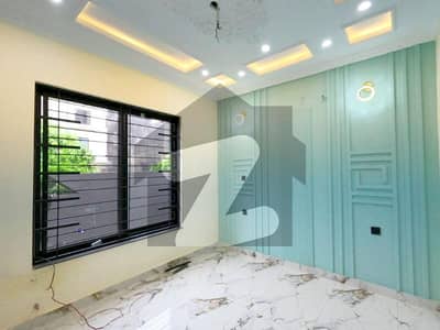 جوبلی ٹاؤن ۔ بلاک ای جوبلی ٹاؤن,لاہور میں 5 کمروں کا 5 مرلہ مکان 95.0 ہزار میں کرایہ پر دستیاب ہے۔