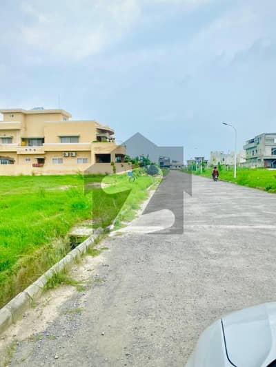 گلبرگ ریزیڈنشیا - بلاک ٹی گلبرگ ریزیڈنشیا,گلبرگ,اسلام آباد میں 7 مرلہ رہائشی پلاٹ 1.0 کروڑ میں برائے فروخت۔