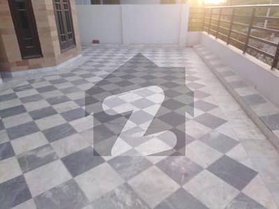 ڈی ایچ اے فیز 4 - بلاک ڈبل ای فیز 4,ڈیفنس (ڈی ایچ اے),لاہور میں 2 کمروں کا 10 مرلہ بالائی پورشن 75.0 ہزار میں کرایہ پر دستیاب ہے۔