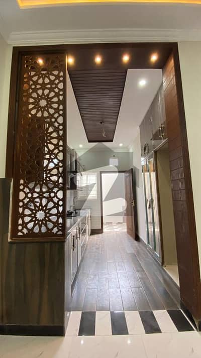 5 MARLA BRAND NEW DOUBLE STOREY HOUSE FOR SALE IN SADAAT COLLEGE TOWN.
