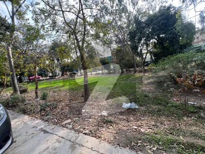 10 Marla Plot For Sale In Lda Avenue 1 Block M 60 Feet Road