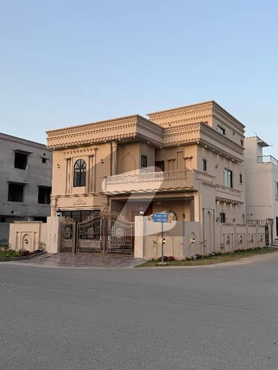 سٹی ہاؤسنگ سوسائٹی گوجرانوالہ میں 5 کمروں کا 11 مرلہ مکان 5.8 کروڑ میں برائے فروخت۔