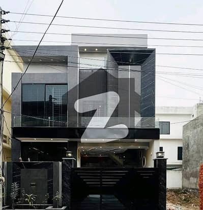 الرحمان گارڈن فیز 2 الرحمان گارڈن,لاہور میں 6 کمروں کا 6 مرلہ مکان 2.65 کروڑ میں برائے فروخت۔