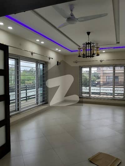 G10/3 Upper Portion 3 Bed Attach Bath Size 40x80