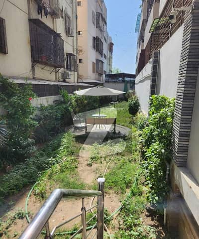 سولجر بازار جمشید ٹاؤن,کراچی میں 3 کمروں کا 8 مرلہ فلیٹ 4.0 کروڑ میں برائے فروخت۔