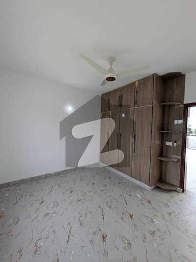 1 Kanal Upper Portion Second Floor Available For Rent In Lake City Sector
