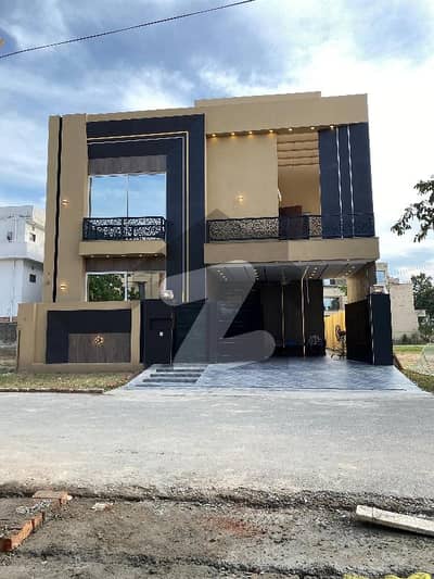 ویلینشیاء ہاؤسنگ سوسائٹی لاہور میں 5 کمروں کا 10 مرلہ مکان 4.0 کروڑ میں برائے فروخت۔