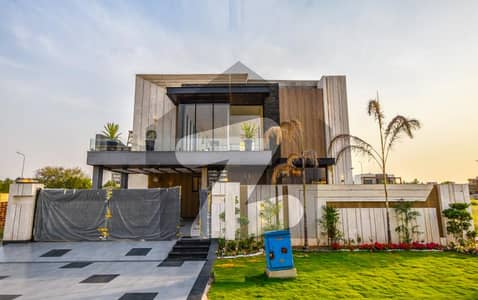 ڈی ایچ اے فیز 7 ڈیفنس (ڈی ایچ اے),لاہور میں 5 کمروں کا 1 کنال مکان 5.9 کروڑ میں برائے فروخت۔