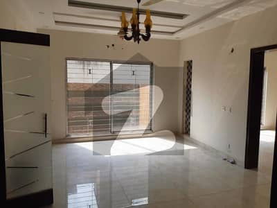 ڈی ایچ اے فیز 8 ڈیفنس (ڈی ایچ اے),لاہور میں 3 کمروں کا 10 مرلہ مکان 1.5 لاکھ میں کرایہ پر دستیاب ہے۔ ڈی ایچ اے فیز 8 ڈیفنس (ڈی ایچ اے),لاہور میں 3 کمروں کا 10 مرلہ مکان 1.5 لاکھ میں کرایہ پر دستیاب ہے۔