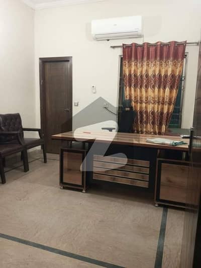 جوہر ٹاؤن فیز 2 جوہر ٹاؤن,لاہور میں 1 کمرے کا 5 مرلہ زیریں پورشن 47.0 ہزار میں کرایہ پر دستیاب ہے۔