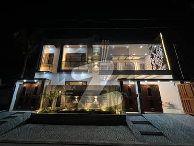 سعدی ٹاؤن - بلاک تین سعدی ٹاؤن,سکیم 33,کراچی میں 8 کمروں کا 16 مرلہ مکان 6.5 کروڑ میں برائے فروخت۔