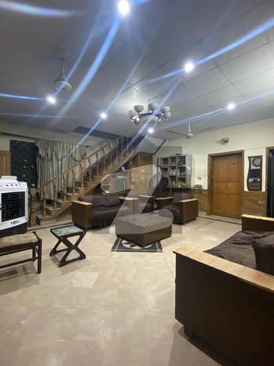 ائیرپورٹ ہاؤسنگ سوسائٹی راولپنڈی میں 3 کمروں کا 1 کنال مکان 4.1 کروڑ میں برائے فروخت۔ ائیرپورٹ ہاؤسنگ سوسائٹی راولپنڈی میں 3 کمروں کا 1 کنال مکان 4.1 کروڑ میں برائے فروخت۔