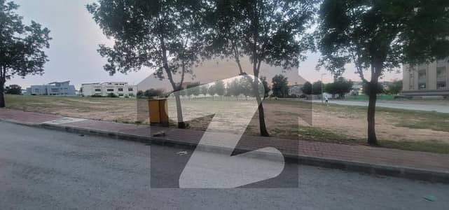 بحریہ ہلز بحریہ ٹاؤن فیز 8,بحریہ ٹاؤن راولپنڈی,راولپنڈی میں 1 کنال رہائشی پلاٹ 4.2 کروڑ میں برائے فروخت۔