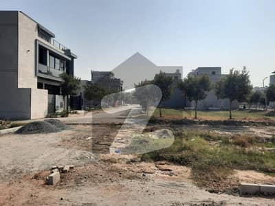 کینال ویلی مین کینال بینک روڈ,لاہور میں 3 مرلہ رہائشی پلاٹ 48.0 لاکھ میں برائے فروخت۔