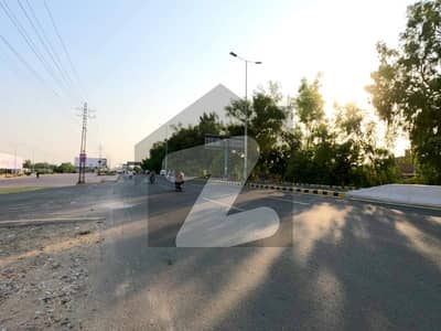 کینال ویلی مین کینال بینک روڈ,لاہور میں 3 مرلہ رہائشی پلاٹ 45.0 لاکھ میں برائے فروخت۔