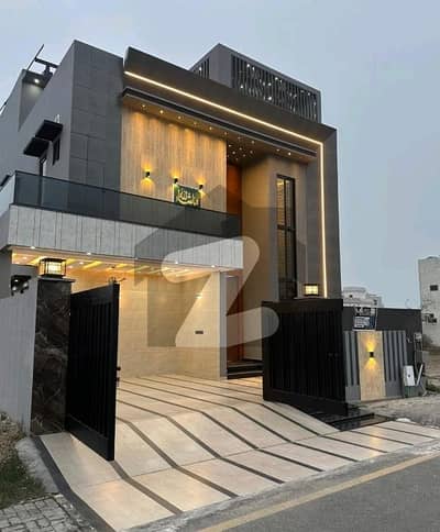 رئیل پام سٹی ایمن آباد موڑ,گوجرانوالہ میں 5 کمروں کا 10 مرلہ مکان 4.0 کروڑ میں برائے فروخت۔ رئیل پام سٹی ایمن آباد موڑ,گوجرانوالہ میں 5 کمروں کا 10 مرلہ مکان 4.0 کروڑ میں برائے فروخت۔