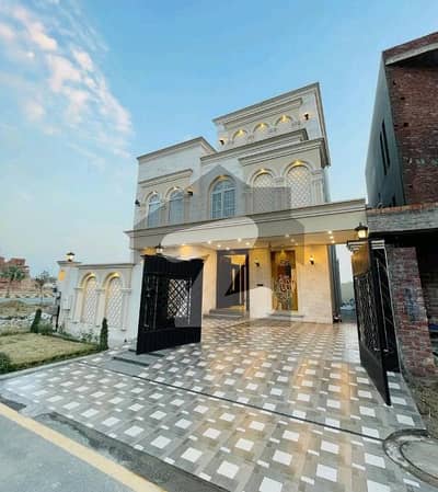 رئیل پام سٹی ایمن آباد موڑ,گوجرانوالہ میں 5 کمروں کا 10 مرلہ مکان 3.35 کروڑ میں برائے فروخت۔ رئیل پام سٹی ایمن آباد موڑ,گوجرانوالہ میں 5 کمروں کا 10 مرلہ مکان 3.35 کروڑ میں برائے فروخت۔