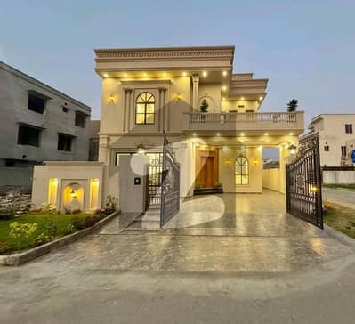 سٹی ہاؤسنگ سوسائٹی گوجرانوالہ میں 6 کمروں کا 11 مرلہ مکان 5.85 کروڑ میں برائے فروخت۔