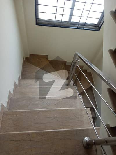 ڈی ایچ اے فیز 5 - بلاک بی فیز 5,ڈیفنس (ڈی ایچ اے),لاہور میں 3 کمروں کا 5 مرلہ مکان 1.2 لاکھ میں کرایہ پر دستیاب ہے۔ ڈی ایچ اے فیز 5 - بلاک بی فیز 5,ڈیفنس (ڈی ایچ اے),لاہور میں 3 کمروں کا 5 مرلہ مکان 1.2 لاکھ میں کرایہ پر دستیاب ہے۔