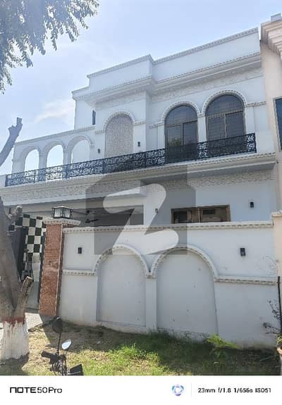 ڈی سی کالونی گوجرانوالہ میں 5 کمروں کا 10 مرلہ مکان 3.4 کروڑ میں برائے فروخت۔ ڈی سی کالونی گوجرانوالہ میں 5 کمروں کا 10 مرلہ مکان 3.4 کروڑ میں برائے فروخت۔