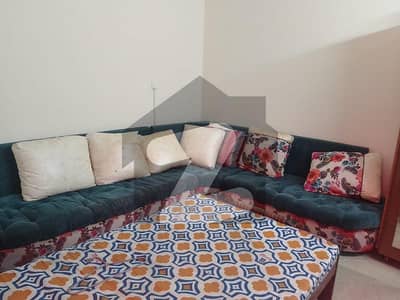 ڈی ایچ اے فیز 2 - بلاک ایس فیز 2,ڈیفنس (ڈی ایچ اے),لاہور میں 5 مرلہ کمرہ 30.0 ہزار میں کرایہ پر دستیاب ہے۔