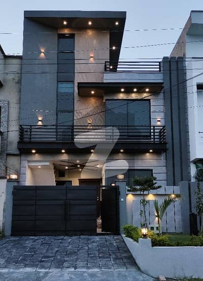 آئی ۔ 14/3 آئی ۔ 14,اسلام آباد میں 5 کمروں کا 5 مرلہ مکان 2.9 کروڑ میں برائے فروخت۔