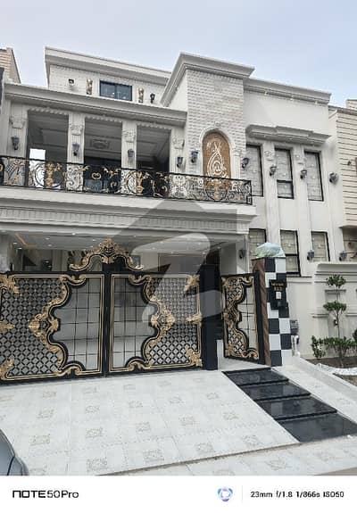 ڈی سی کالونی گوجرانوالہ میں 6 کمروں کا 10 مرلہ مکان 4.5 کروڑ میں برائے فروخت۔ ڈی سی کالونی گوجرانوالہ میں 6 کمروں کا 10 مرلہ مکان 4.5 کروڑ میں برائے فروخت۔