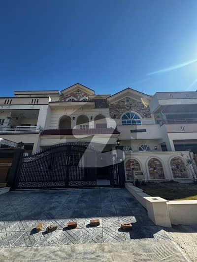 جی ۔ 13/3 جی ۔ 13,اسلام آباد میں 6 کمروں کا 11 مرلہ مکان 9.0 کروڑ میں برائے فروخت۔