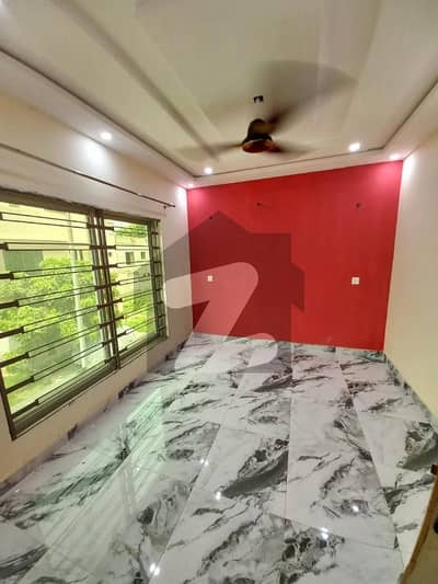 نیو لاهور سٹی لاہور میں 3 کمروں کا 7 مرلہ بالائی پورشن 42.0 ہزار میں کرایہ پر دستیاب ہے۔