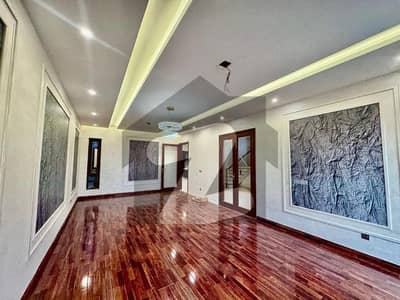 BRAND NEW BANGLOW FOR SELL 300 YARD