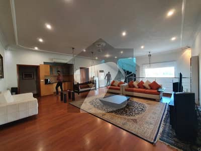 ڈی ایچ اے فیز 5 ڈی ایچ اے ڈیفینس,کراچی میں 4 کمروں کا 2 کنال مکان 6.0 لاکھ میں کرایہ پر دستیاب ہے۔