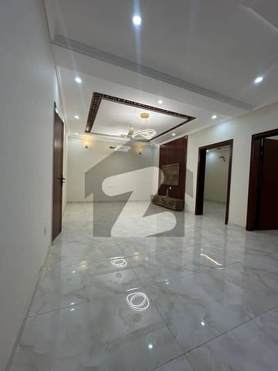 GULBERG RESIDENCIA 7M HOUSE FOR RENT