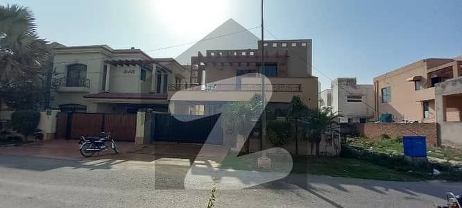 ڈی ایچ اے فیز 8 ڈیفنس (ڈی ایچ اے),لاہور میں 5 کمروں کا 10 مرلہ مکان 1.6 لاکھ میں کرایہ پر دستیاب ہے۔ ڈی ایچ اے فیز 8 ڈیفنس (ڈی ایچ اے),لاہور میں 5 کمروں کا 10 مرلہ مکان 1.6 لاکھ میں کرایہ پر دستیاب ہے۔