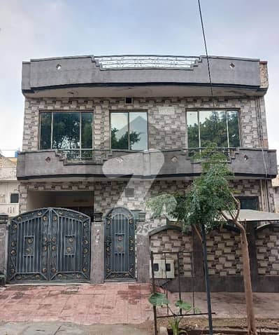 جی ۔ 13 اسلام آباد میں 5 کمروں کا 8 مرلہ مکان 4.8 کروڑ میں برائے فروخت۔