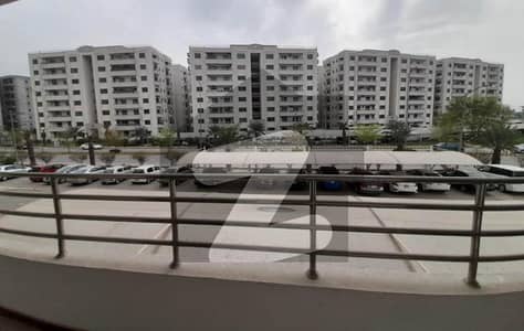 عسکری 11 ۔ سیکٹر بی اپارٹمنٹس عسکری 11,عسکری,لاہور میں 4 کمروں کا 12 مرلہ فلیٹ 3.35 کروڑ میں برائے فروخت۔