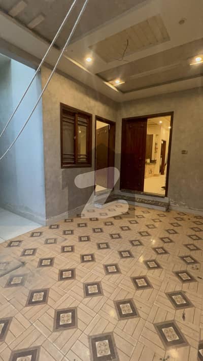 قاسم آباد حیدر آباد میں 6 کمروں کا 10 مرلہ مکان 3.4 کروڑ میں برائے فروخت۔