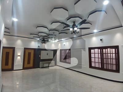 گلستانِِ جوہر ۔ بلاک 3 گلستانِ جوہر,کراچی میں 6 کمروں کا 10 مرلہ مکان 6.15 کروڑ میں برائے فروخت۔