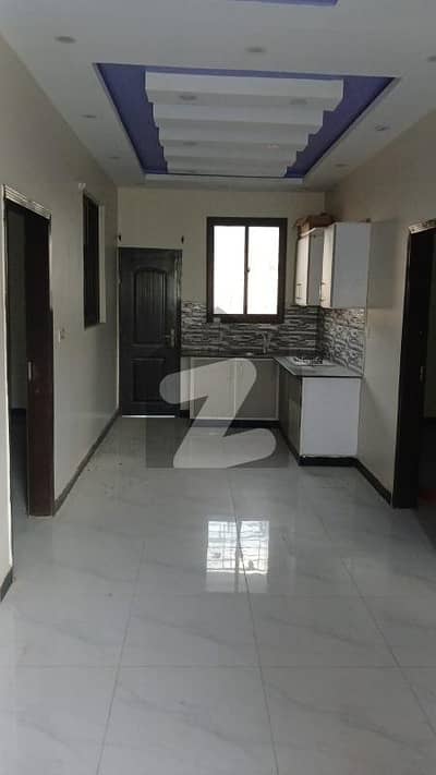 کراچی ایڈمنسٹریشن ایمپلائیز سوسائٹی جمشید ٹاؤن,کراچی میں 2 کمروں کا 5 مرلہ فلیٹ 1.35 کروڑ میں برائے فروخت۔