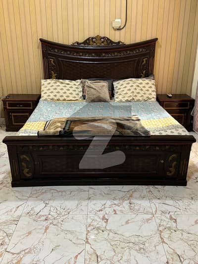 Furnished room available Furnished room available