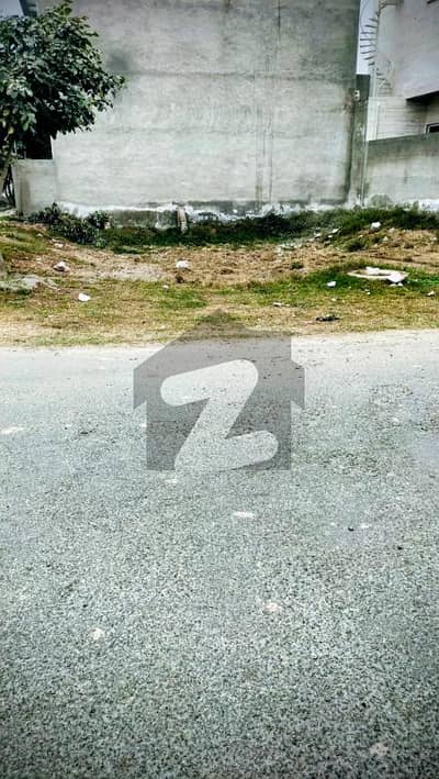 ویلینشیاء ہاؤسنگ سوسائٹی لاہور میں 5 مرلہ کمرشل پلاٹ 3.6 کروڑ میں برائے فروخت۔