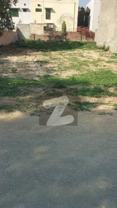 ویلینشیاء ہاؤسنگ سوسائٹی لاہور میں 6 مرلہ کمرشل پلاٹ 3.3 کروڑ میں برائے فروخت۔