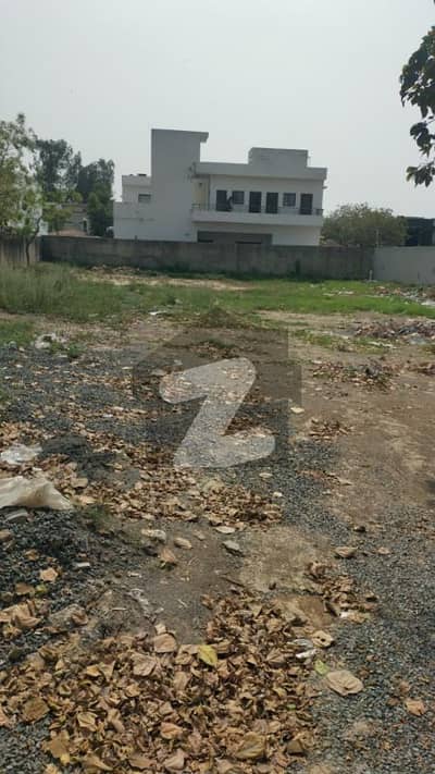 ویلینشیاء ہاؤسنگ سوسائٹی لاہور میں 2 کنال رہائشی پلاٹ 7.6 کروڑ میں برائے فروخت۔