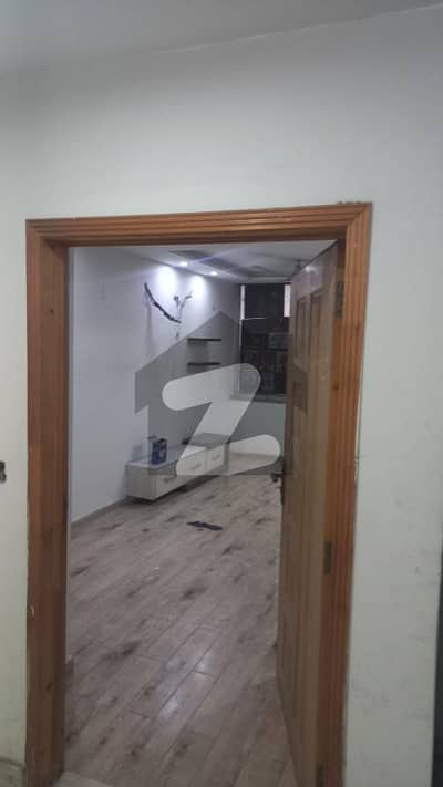 1 BED LIKE A BRAND NEW LUXURY EXCELLENT GOOD CONDITION FLAT FOR RENT IN BAHRIA TOWN LAHORE